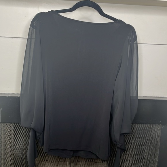 Keyhole evening blouse - Picture 2 of 3